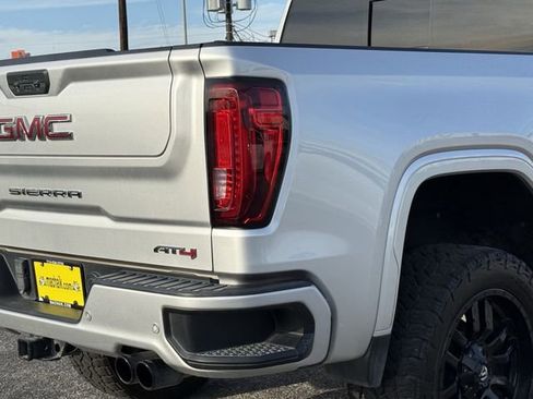 Used 2022 GMC Sierra 1500 AT4 w/ AT4 Premium Package image 10
