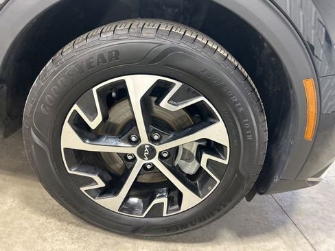 Used 2024 Kia Sportage EX w/ EX Premium Package image 4