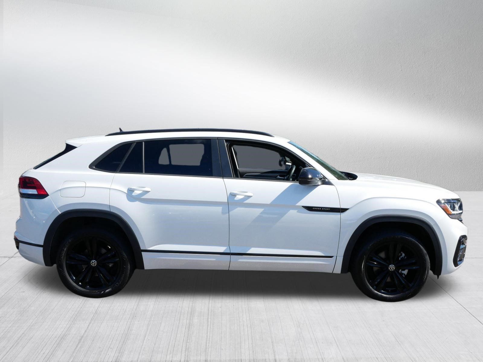 Certified 2023 Volkswagen Atlas Cross Sport SEL R-Line AWD/4WD image 8