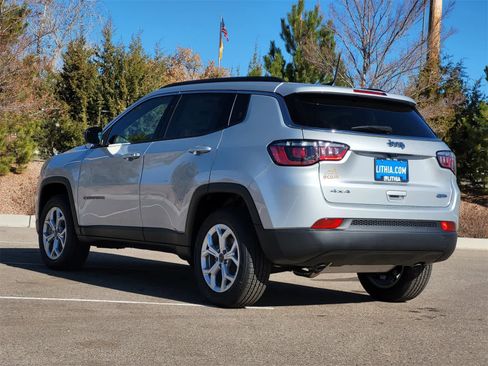 New 2026 Jeep Compass Latitude image 4