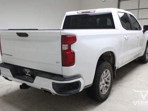 Used 2023 Chevrolet Silverado 1500 LT w/ Z71 Off-Road Package AWD/4WD image 4