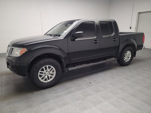 Used 2021 Nissan Frontier SV RWD image 2