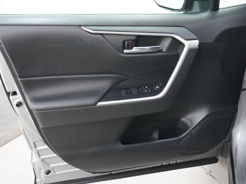 Used 2019 Toyota RAV4 XLE w/ Convenience Package AWD/4WD image 21