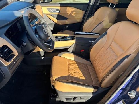 Used 2022 Nissan Rogue Platinum w/ Head-Up Display Package image 18