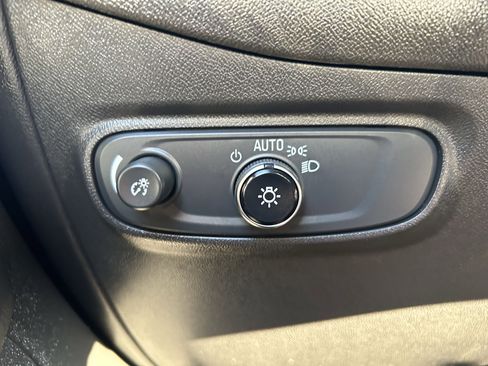 Used 2024 Chevrolet Equinox LT image 19