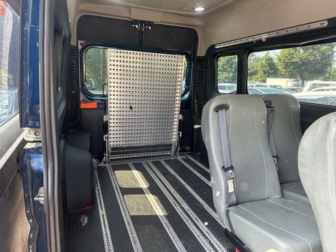 Used 2020 RAM ProMaster 2500 w/ Premium Appearance Group FWD image 2