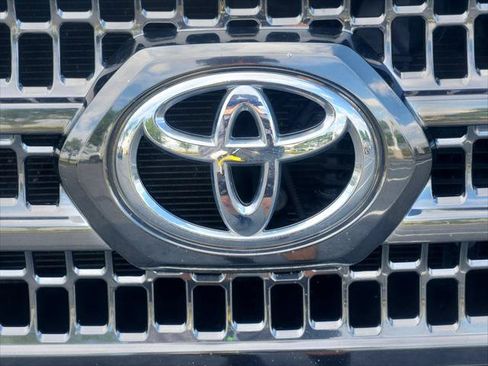Certified 2016 Toyota Tacoma TRD Off-Road w/ Towing Package AWD/4WD image 22
