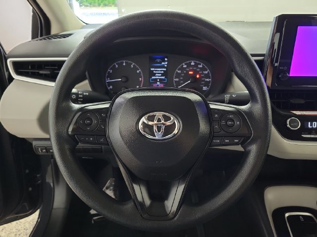 Used 2025 Toyota Corolla LE w/ Convenience Package FWD image 26