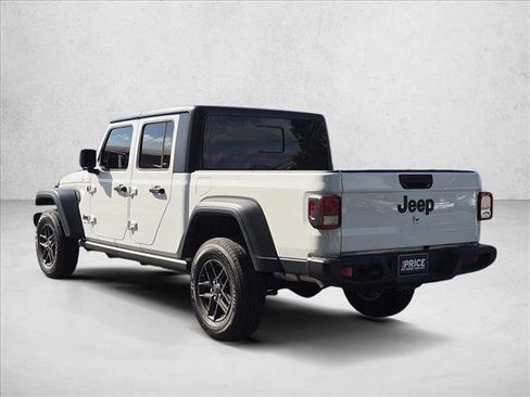 Used 2025 Jeep Gladiator Sport AWD/4WD image 7