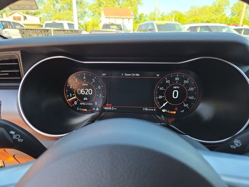 Used 2018 Ford Mustang GT Premium w/ Equipment Group 401A RWD image 26