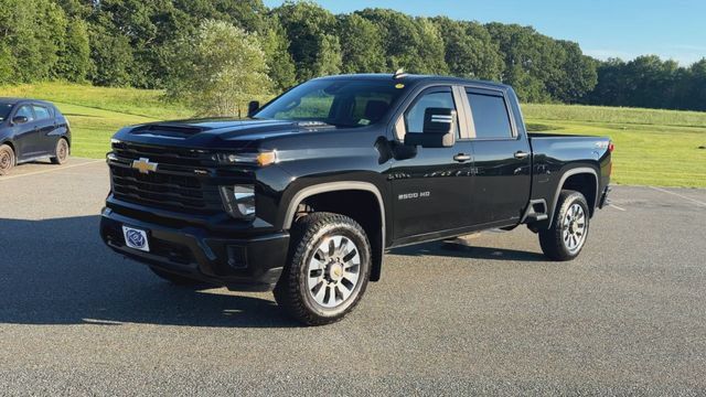 Used 2025 Chevrolet Silverado 2500 Custom w/ Snow Plow Prep/Camper Package AWD/4WD image 4