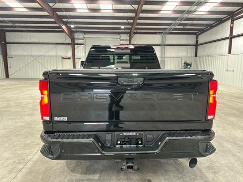 Used 2024 Chevrolet Silverado 2500 High Country w/ High Country Premium Package AWD/4WD image 4