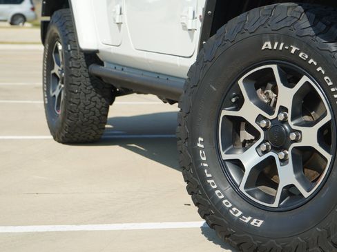 Used 2022 Jeep Wrangler Unlimited Rubicon w/ LED Lighting Group image 3