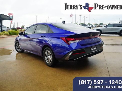 Used 2024 Hyundai Elantra SE FWD image 2
