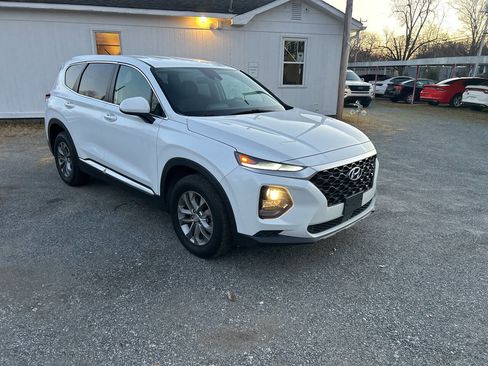 Used 2019 Hyundai Santa Fe SE image 7