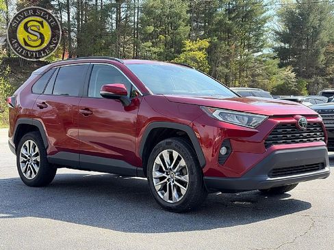 Used 2019 Toyota RAV4 XLE Premium w/ Cold Weather Package image 8