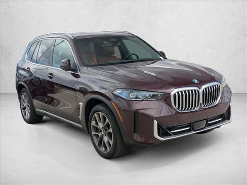 Used 2025 BMW X5 xDrive50e w/ Executive Package AWD/4WD image 3
