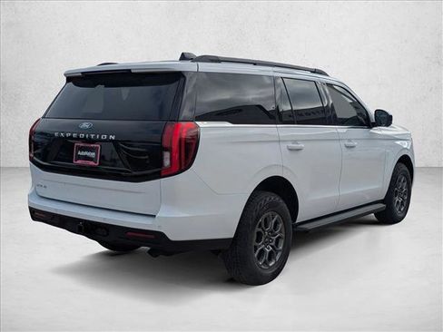 New 2025 Ford Expedition Active image 2
