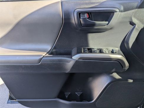 Used 2022 Toyota Tacoma SR5 image 23