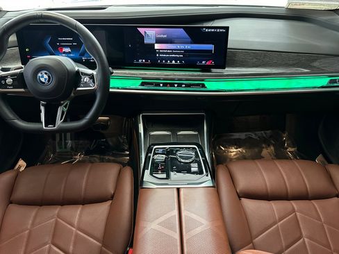 Certified 2024 BMW i7 xDrive60 AWD/4WD image 17