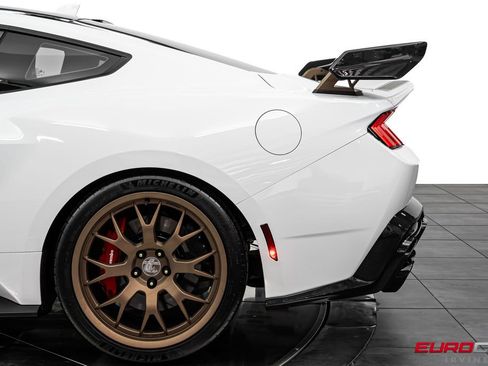 Used 2025 Ford Mustang GT Premium w/ GT Performance Package RWD image 21
