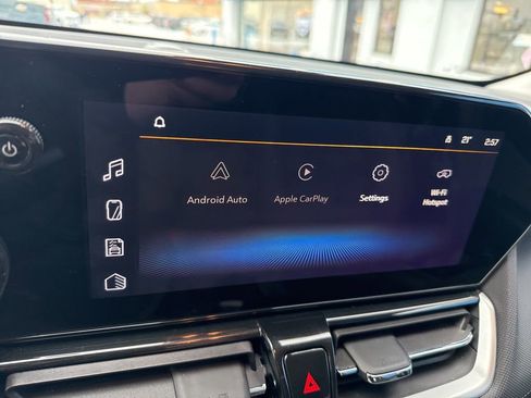 Used 2024 Chevrolet TrailBlazer LT image 25