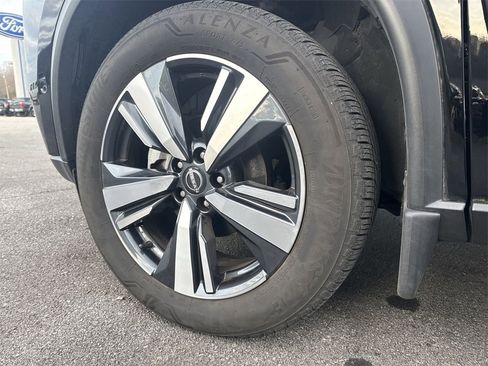 Used 2023 Nissan Rogue SL w/ SL Premium Package image 8