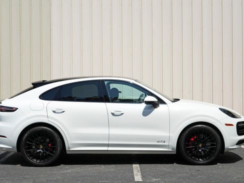 Used 2023 Porsche Cayenne GTS AWD/4WD image 62