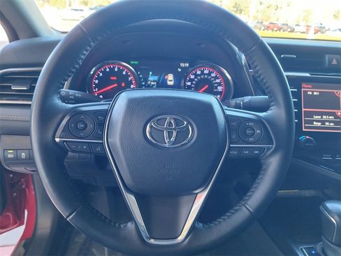 Used 2020 Toyota Camry XSE image 18