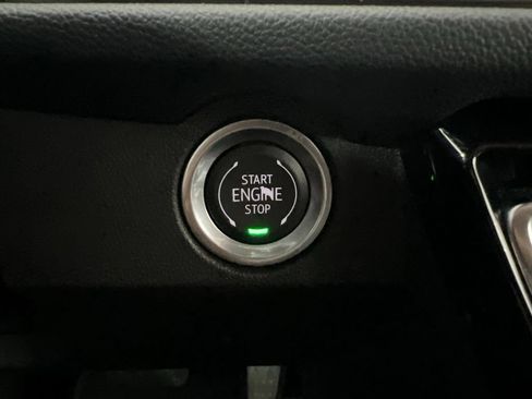 Used 2024 Chevrolet Traverse LS FWD image 17