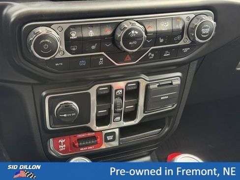 Used 2021 Jeep Wrangler Unlimited Rubicon 4xe w/ Cold Weather Group AWD/4WD image 13