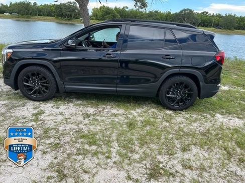 Certified 2023 GMC Terrain SLT w/ Tech Package FWD image 4