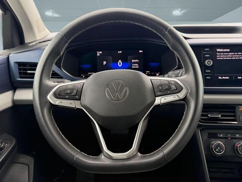 Used 2022 Volkswagen Taos SE FWD image 11