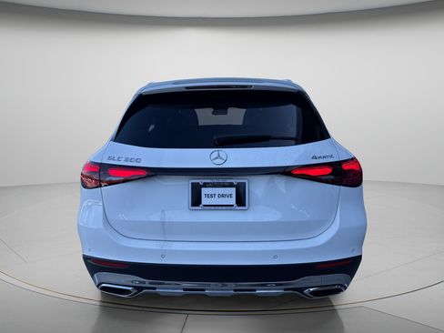 Certified 2026 Mercedes-Benz GLC 300 4MATIC image 4