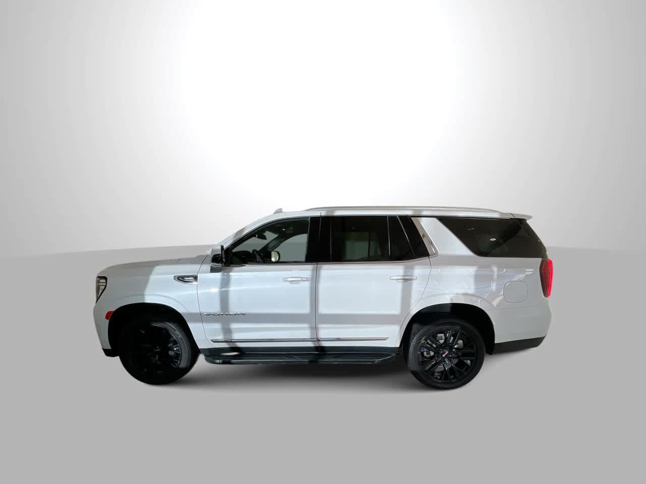 Used 2023 GMC Yukon SLT w/ SLT Luxury Package AWD/4WD image 5