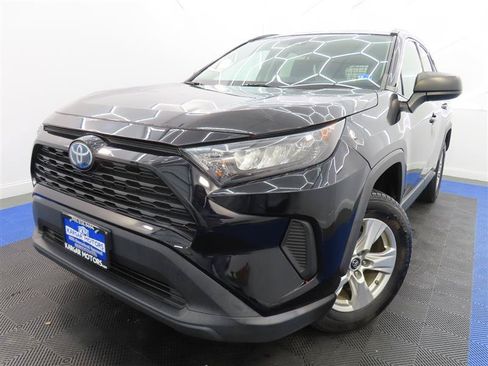 Used 2021 Toyota RAV4 LE AWD/4WD image 1