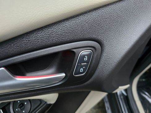 Used 2015 Ford Focus Electric Hatchback 4D w/ Exterior Protection Package image 24