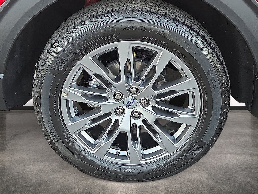 Used 2025 Ford Explorer Platinum AWD/4WD image 7