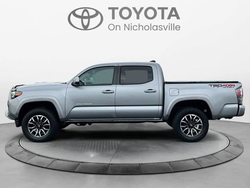 Used 2021 Toyota Tacoma TRD Sport w/ Technology Package AWD/4WD image 3