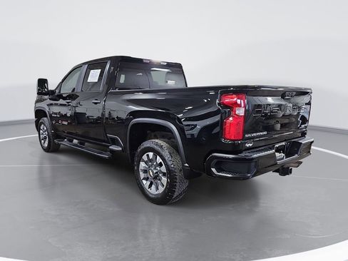 Used 2024 Chevrolet Silverado 2500 Custom w/ Custom Value Package image 6