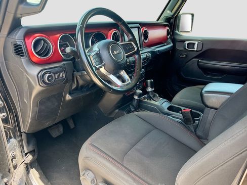 Used 2022 Jeep Wrangler Unlimited Rubicon w/ Cold Weather Group AWD/4WD image 10