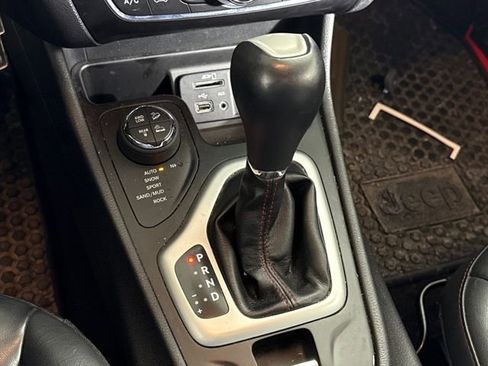 Used 2016 Jeep Cherokee Trailhawk w/ Leather Interior Group image 26