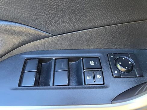Used 2023 Toyota RAV4 LE AWD/4WD image 37