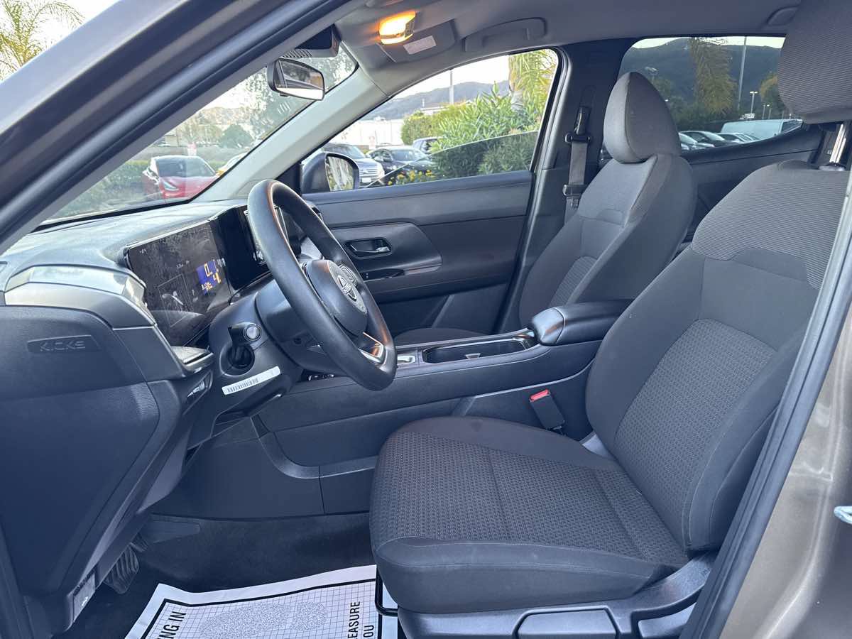 Used 2025 Nissan Kicks S w/ Charging Package FWD image 21
