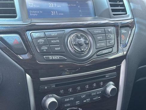 Used 2015 Nissan Pathfinder Platinum FWD image 32