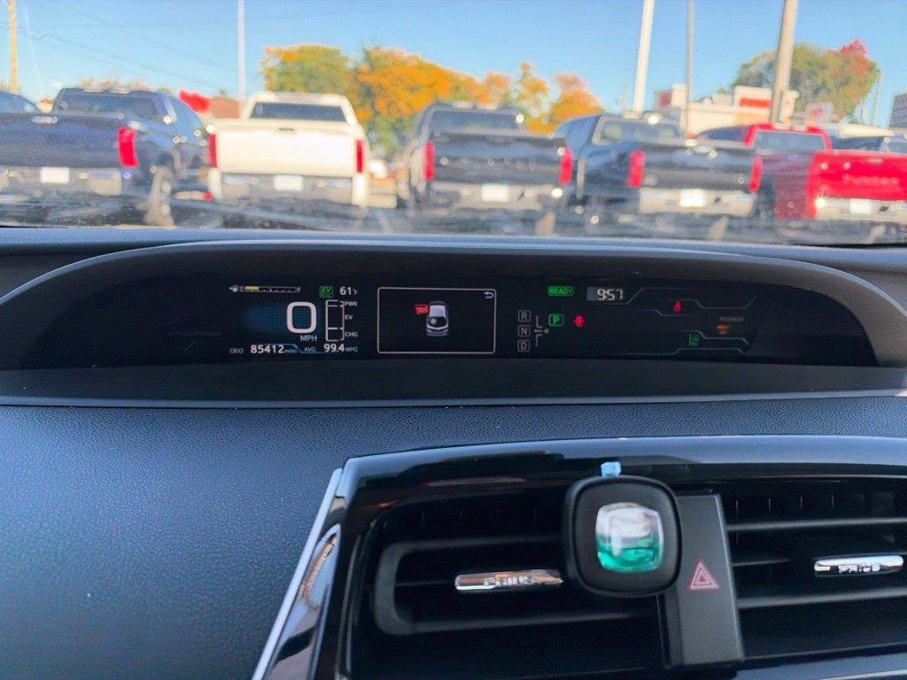 Used 2018 Toyota Prius Prime Plus FWD image 3