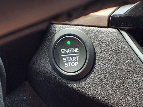 Used 2020 Ford Escape Titanium AWD/4WD image 22