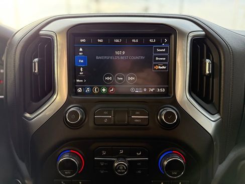 Used 2021 Chevrolet Silverado 1500 LT Trail Boss w/ Convenience Package II image 19