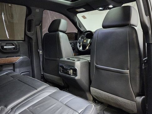 Used 2019 Chevrolet Silverado 1500 High Country w/ Technology Package AWD/4WD image 16