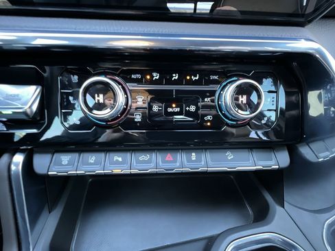 Used 2025 GMC Sierra 3500 Denali w/ Technology Package image 11